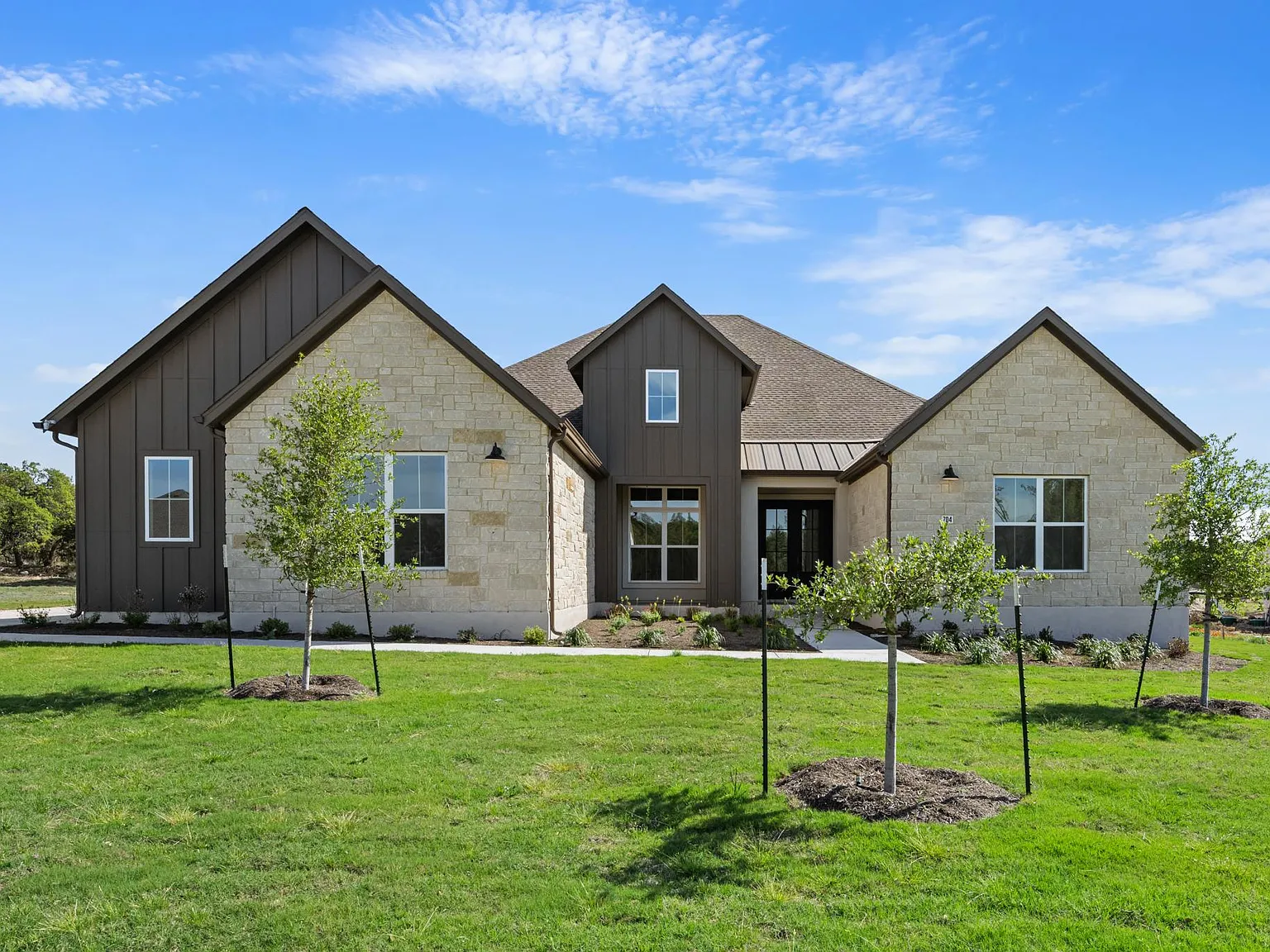 4 bed, 4.5 bath, 3400 sqft, $5,500 — Photo 2