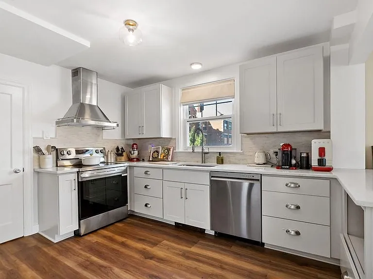 147 Evarts St — Photo 7
