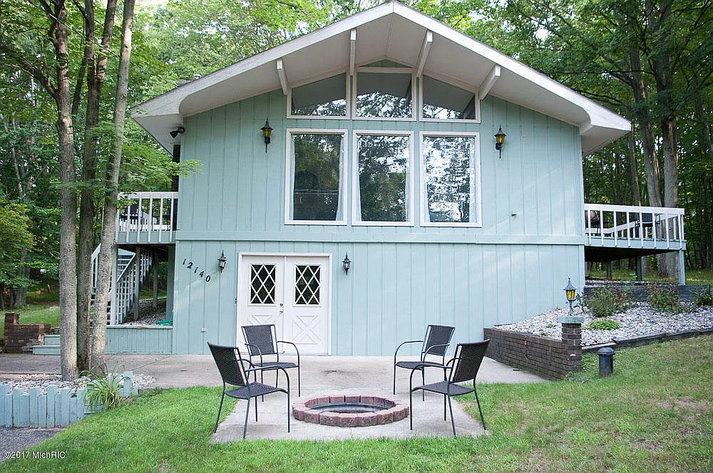 12140 Halifax Dr photo 1