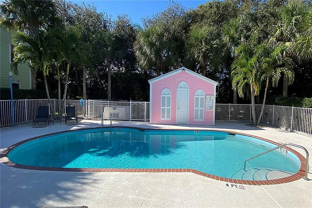 2 bed, 801 sqft, $1,600 — Photo 2