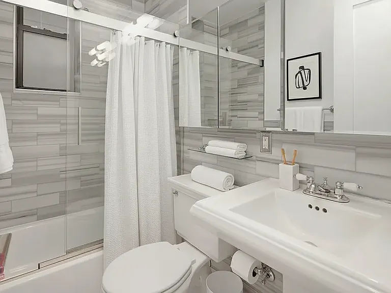 219 E 23rd St #18 — Photo 6