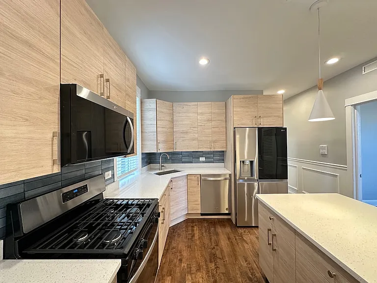 2115 N Spaulding Ave #3 — Photo 3