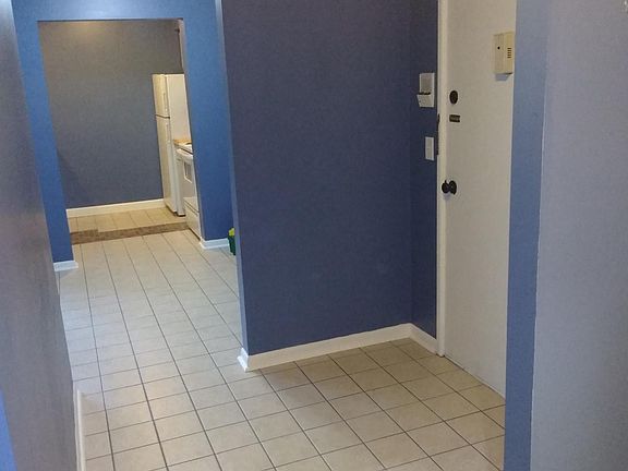 2nd image of 1418 Vine St #1