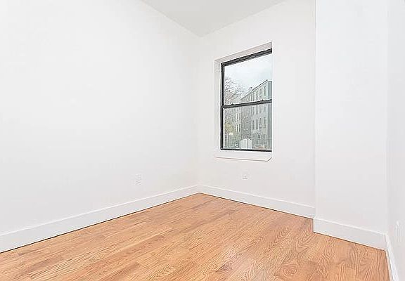 3rd image of 1068 Putnam Ave #1E