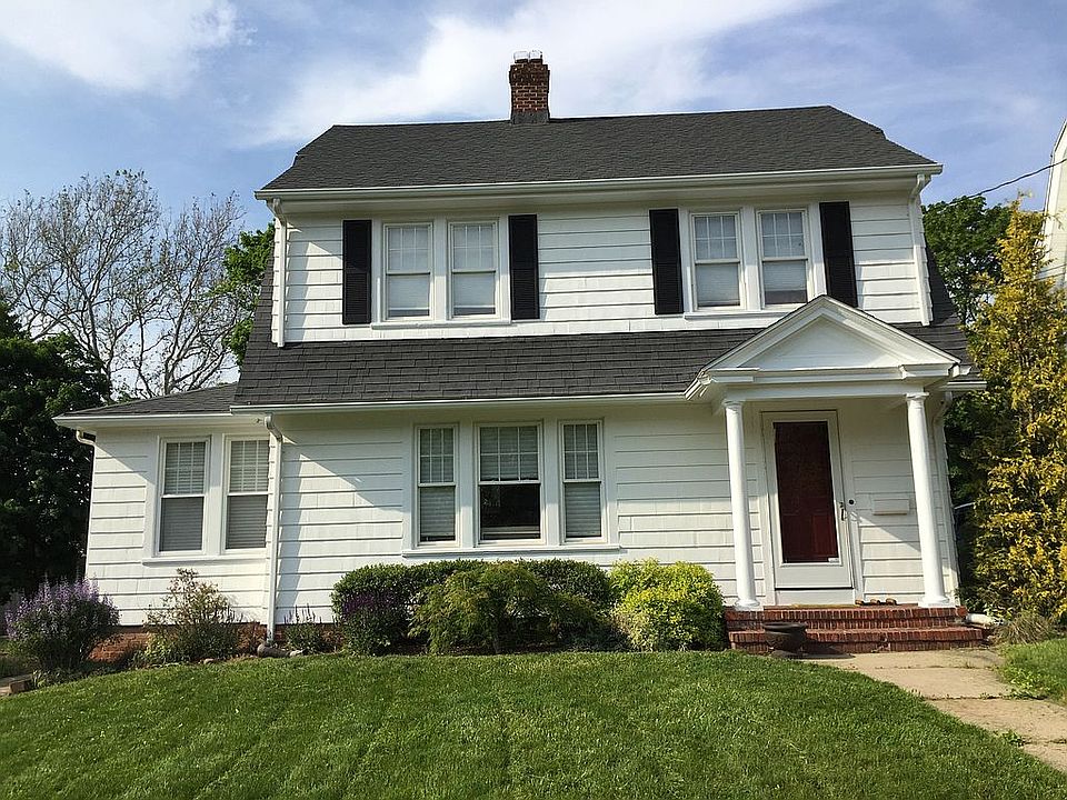 1st image of 113 Woodlawn St