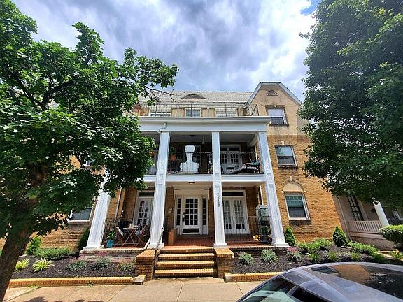 2nd image of 2822 W Grace St