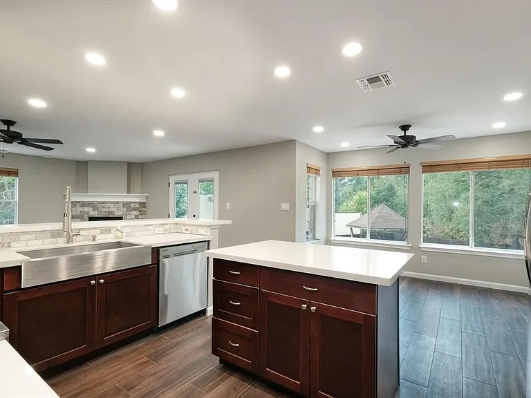 2412 Willow Way — Photo 8