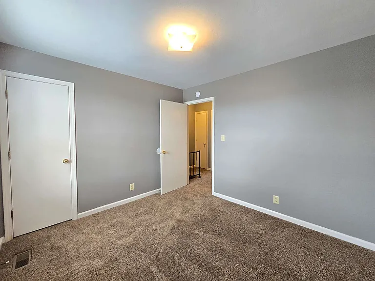 355-3 Peabody Dr — Photo 8