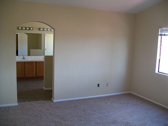 4th image of 611 W Cassidy Pl