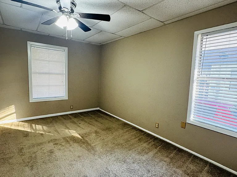 1122 Dallas St #2 — Photo 8