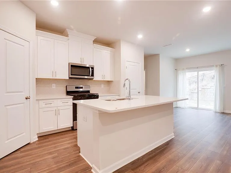 116 Cedar Ln — Photo 5