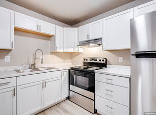 505 Oakridge Ln #22, New London, WI 54961
