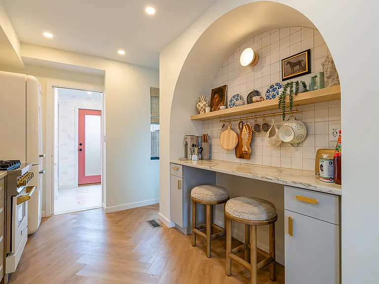 Tulip St — Photo 8