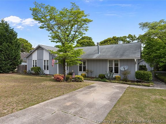 3rd image of 3820 Sarasota Dr