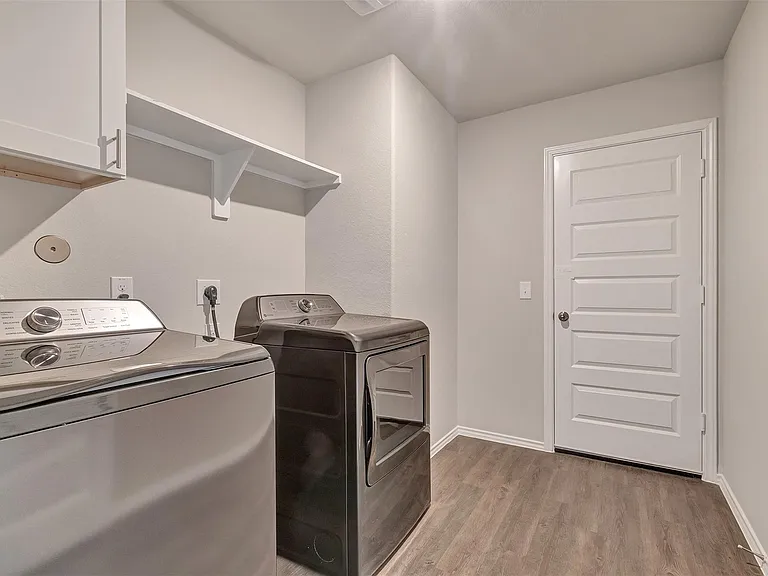 261 Gallant Front Ln — Photo 13