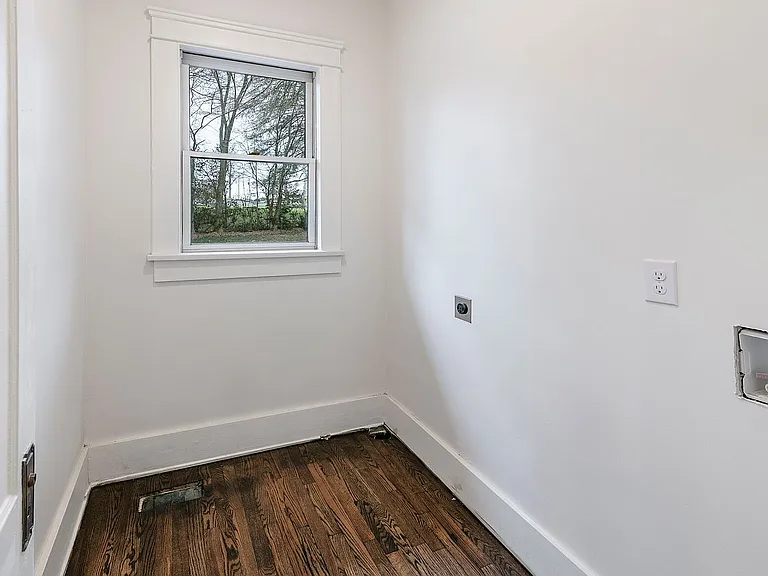 104 E Glenwood Ave — Photo 21