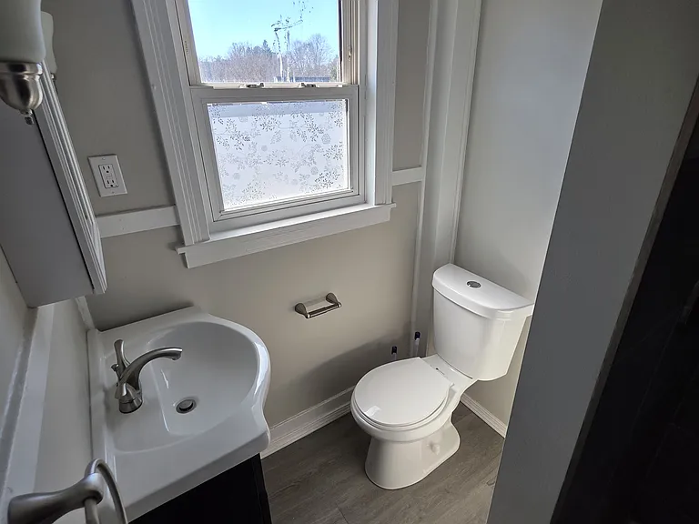 28 W James St — Photo 6