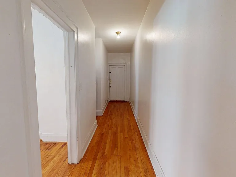 12467-12469 Cedar Rd — Photo 11