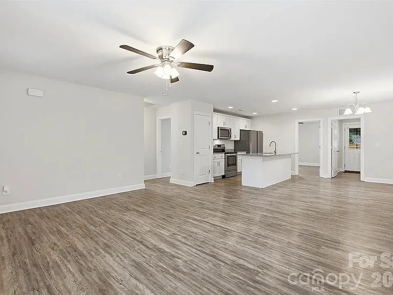 4221 End St — Photo 4