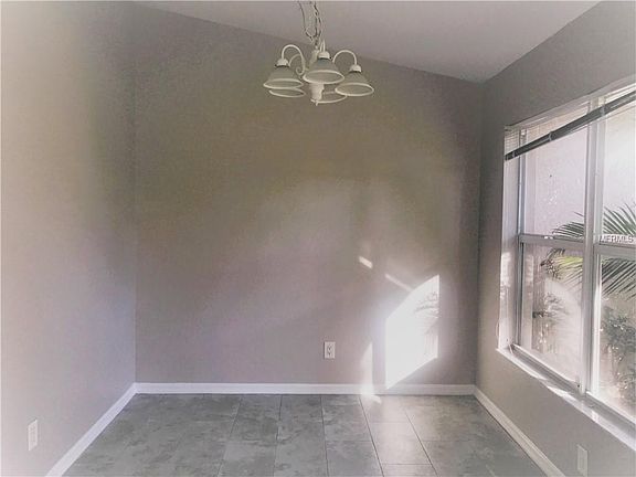 5th image of 2717 Grandview Dr