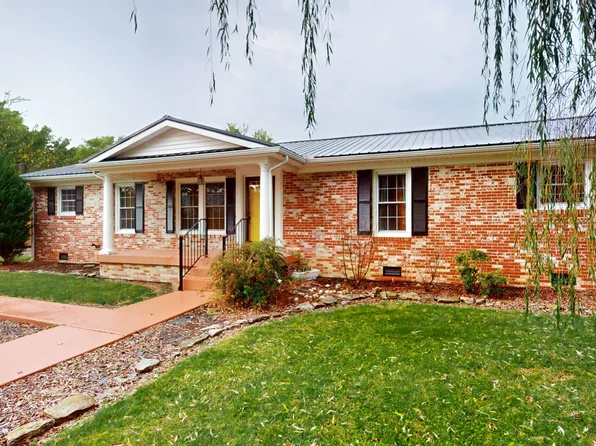 715 Poplar Bluff Rd E, Auburntown, TN 37016