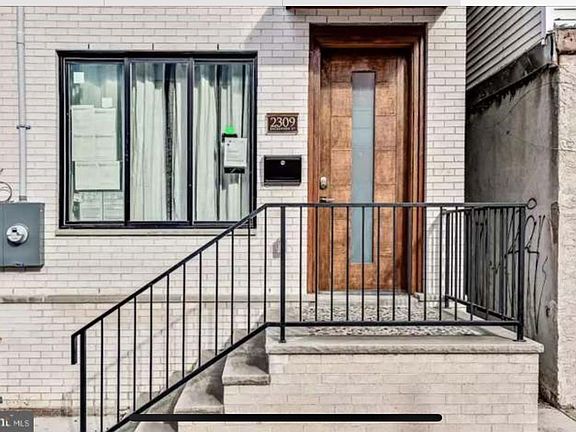 5th image of 2309 Dickinson St
