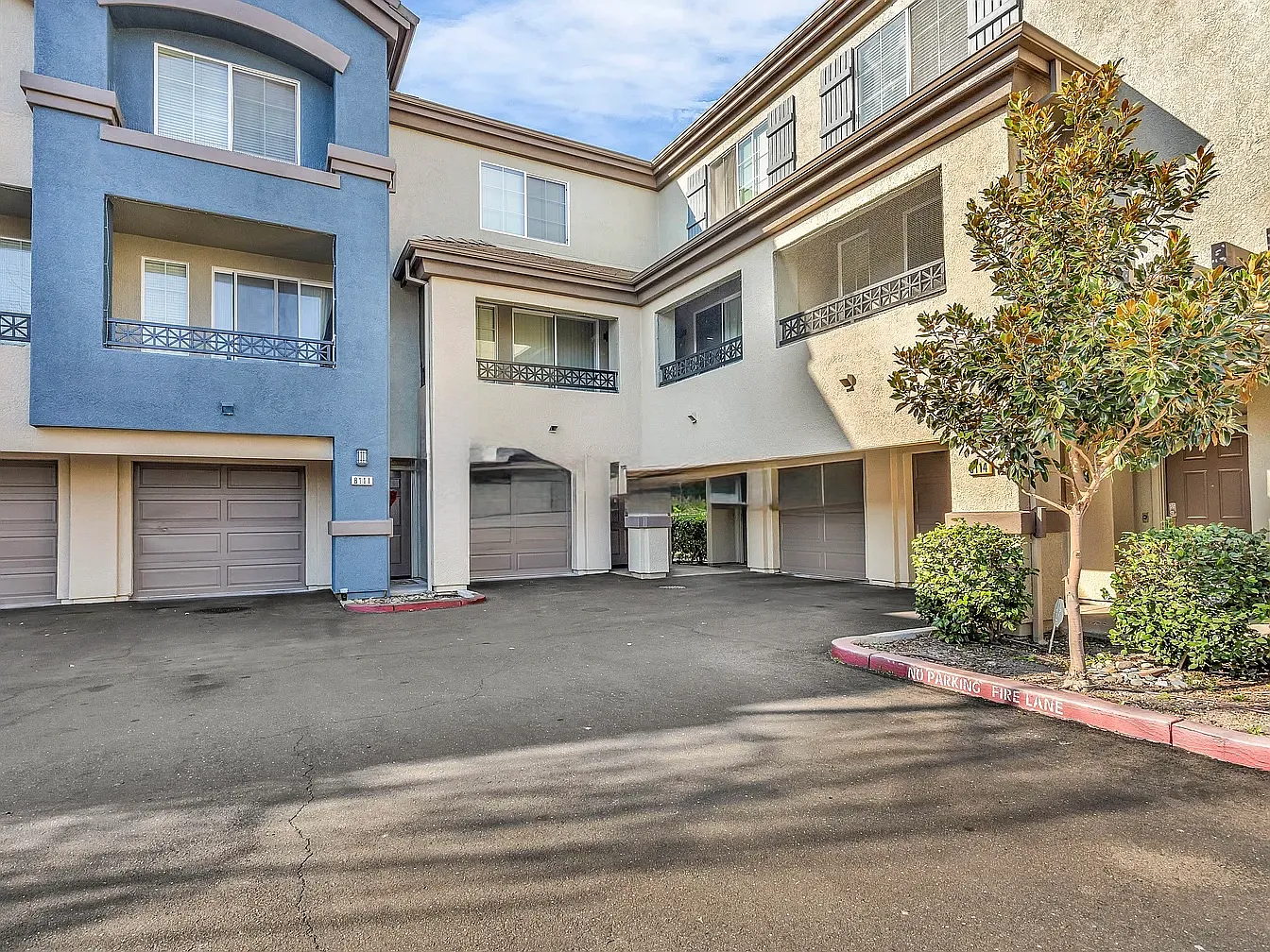2 bed, 2.5 bath, 1114 sqft, $2,550 — Photo 3