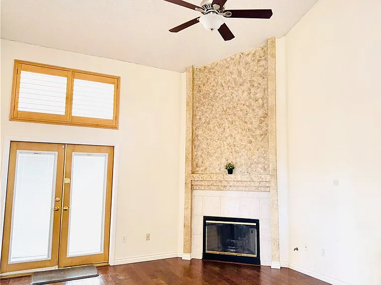 8405 Justine Ct — Photo 25