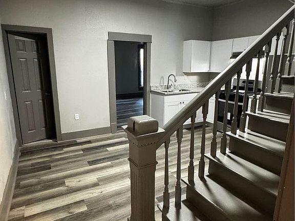 4th image of 18 W Thompson Ave #1/2