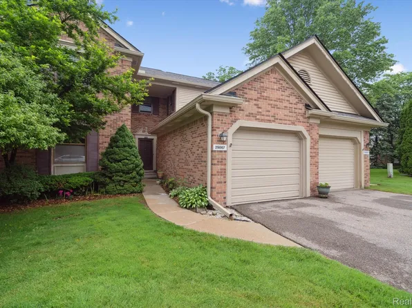 29865 Indian Trl #107, Farmington, MI 48331
