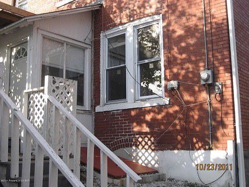 2nd image of 228 W Hemlock St
