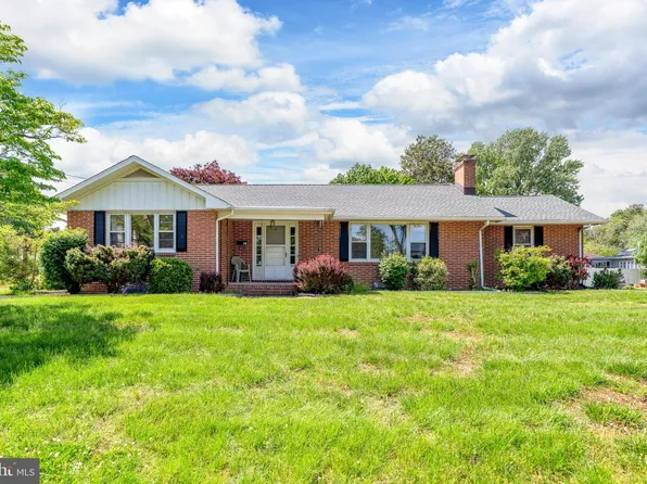 405 Lakelawn Dr, Milford, DE 19963