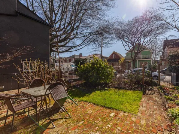 511 Georgia St E, Vancouver, BC V6A 1Z8