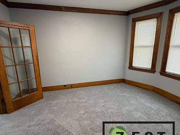 4th image of 4055 Beniteau St #4055