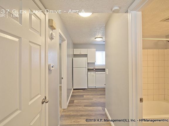 4th image of 237 Glenlake Dr APT A