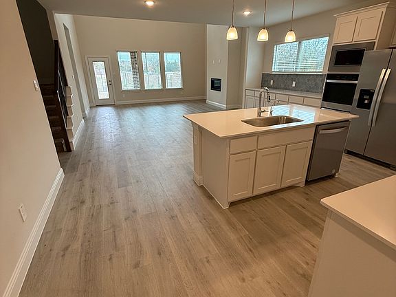 5th image of 123 Sunshine Dr