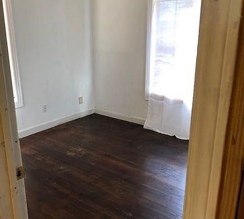 3rd image of 4314 Rhea Rd