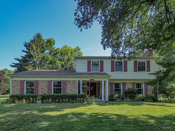 1396 Bunkerhill Dr-101