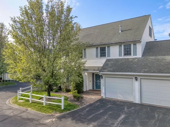 1218 Matthew Woods Dr #1218, Braintree, MA 02184