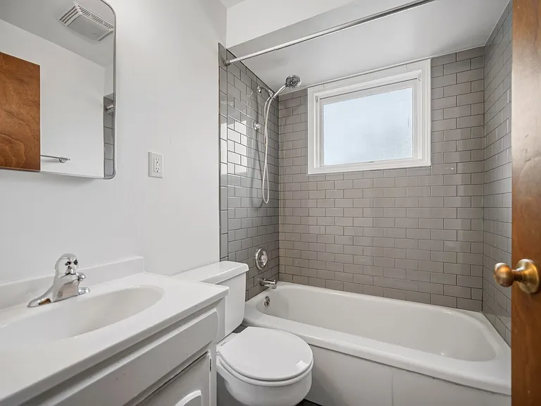2925 W Northwest Blvd — Photo 31