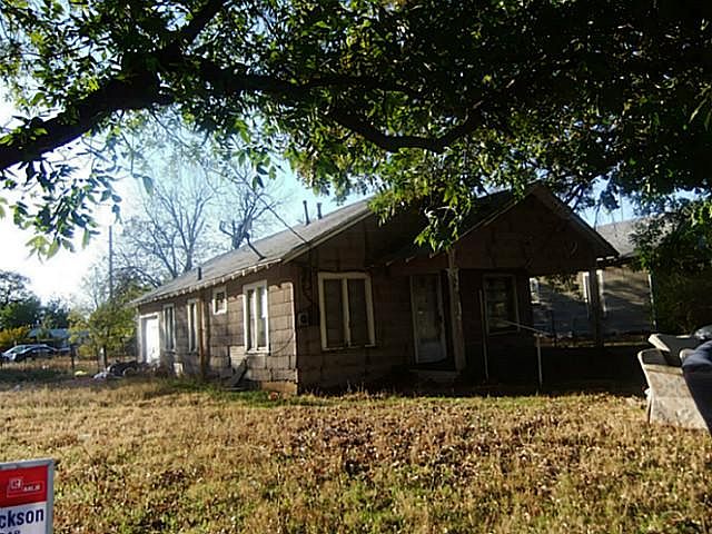 1st image of 601 N Avenue E