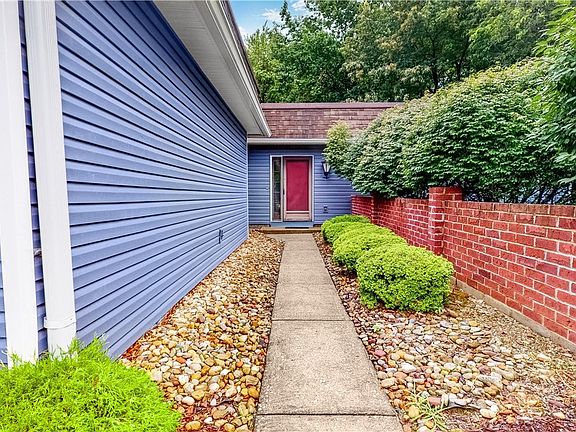2nd image of 19270 Briarwood Ln #3-4