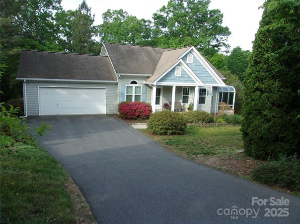 109 Gatwick Ct, Statesville, NC 28677