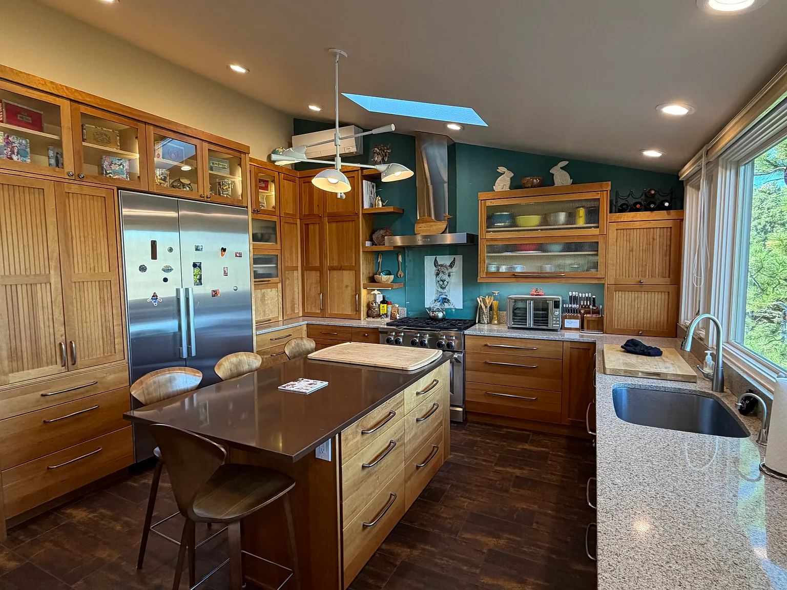 3 bed, 3.5 bath, 3300 sqft, $4,300 — Photo 2