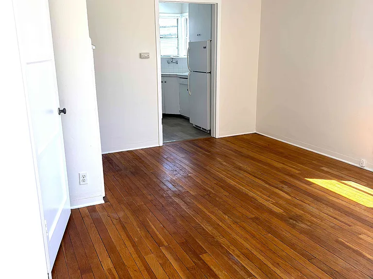 34 Granada Ave #6 — Photo 1