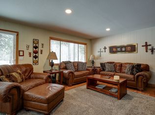 (Undisclosed Address), Sunriver, OR 97707