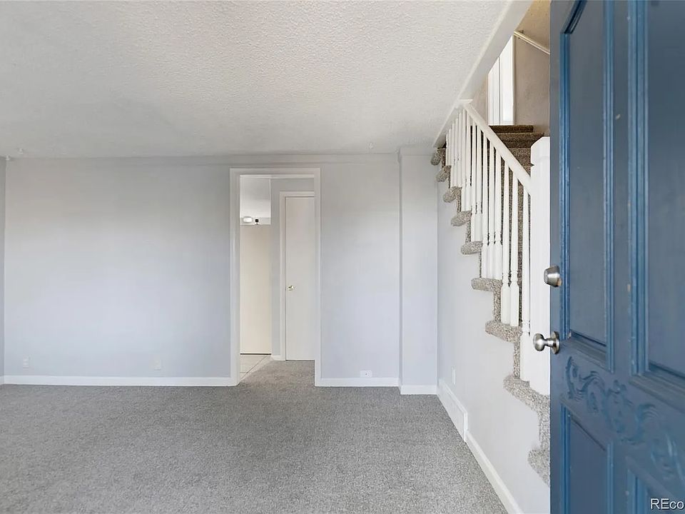 Entry to home, new carpet and paint throughout.