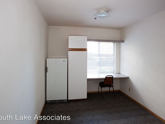 3rd image of 4738 19th Ave NE APT 305