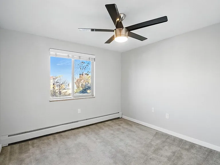 410 Delaware St — Photo 64