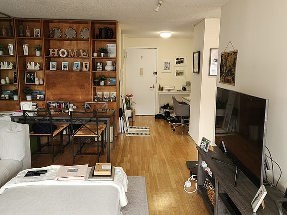4th image of 301 E 79th St APT 17L